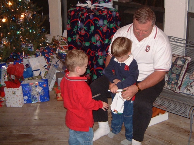 Hildebrand Christmas ScreenSaver/640x480_2002-12-24 Christmas Eve 33.jpg